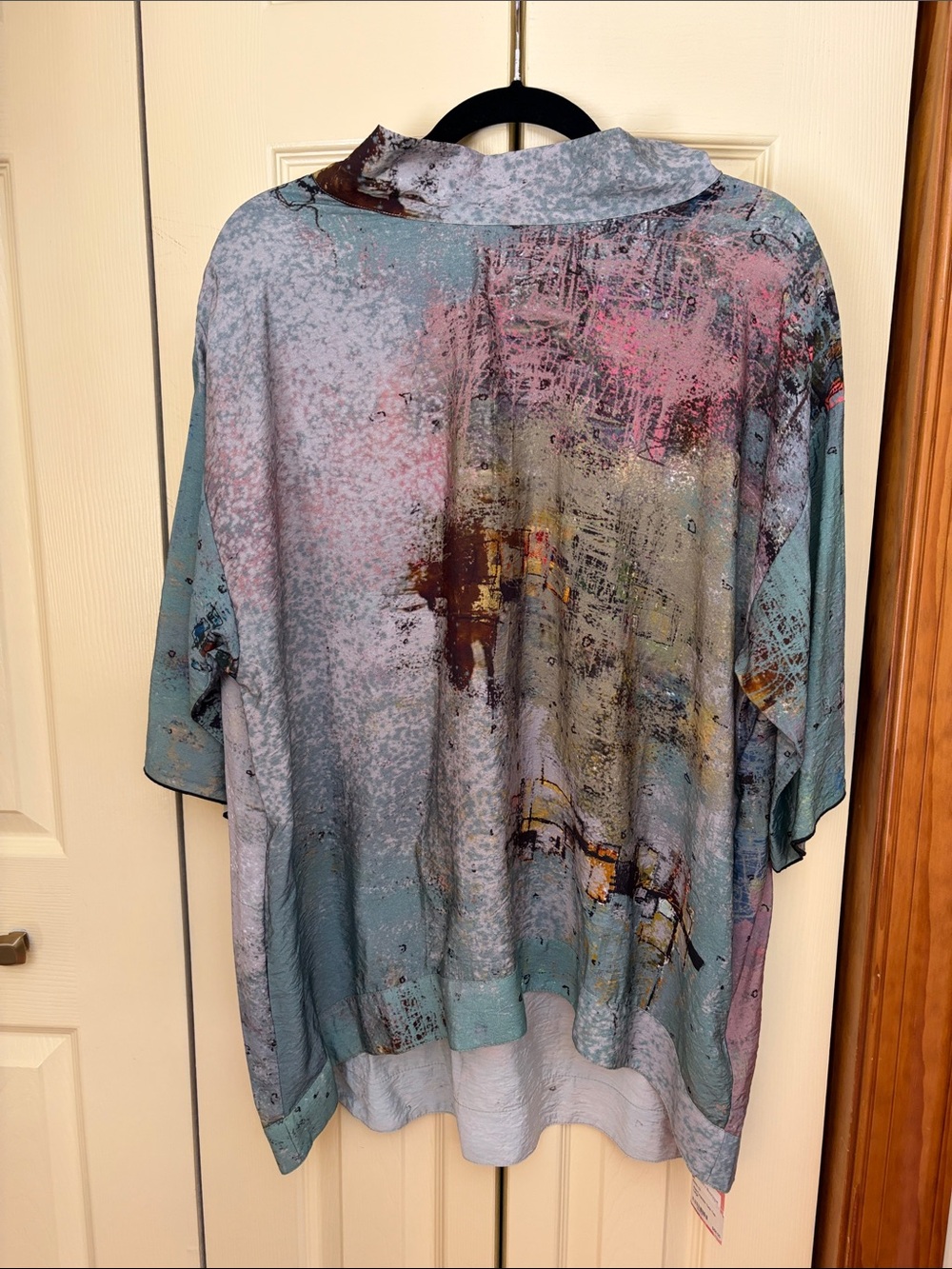 Artistic Abstract Short Sleeve Tunic in Teal and Pink
